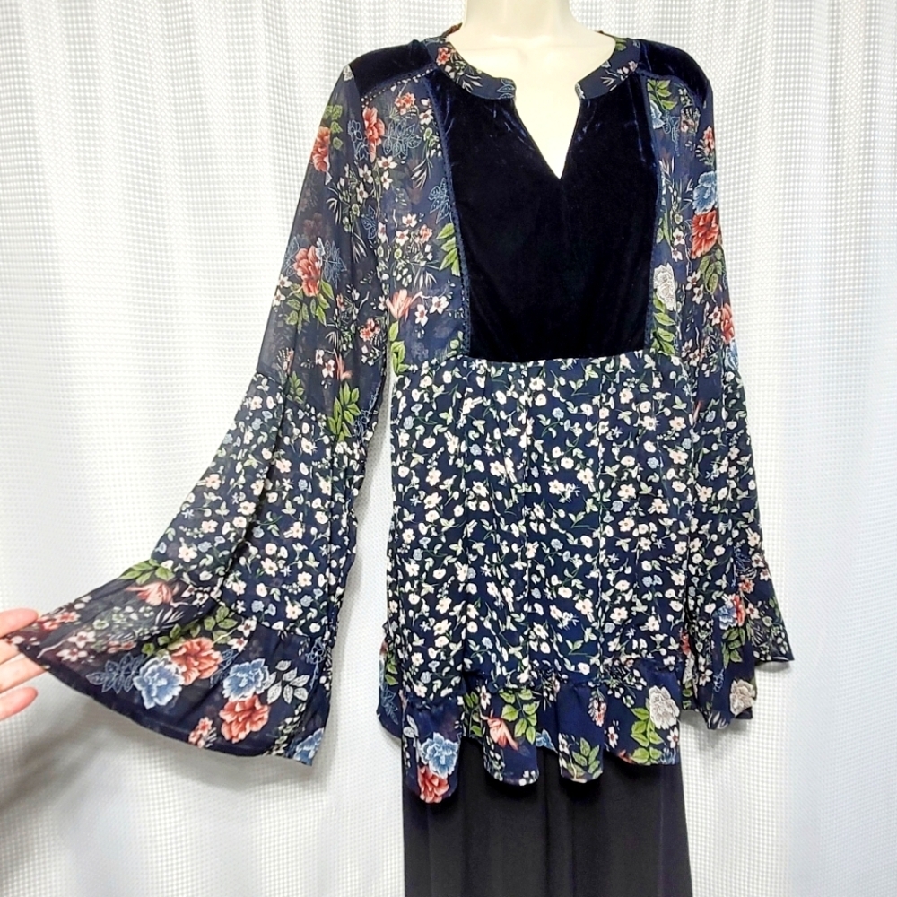 Suzanne Betro Floral Velvet Lace Ruffles Bell Sleeves Flowy Pop Over Blouse (1X)